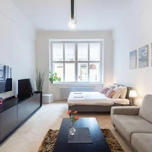 Luxury Apartment On Old Town Square Praga