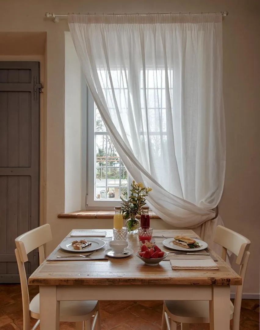 Agriturismo Poderedodici 奥尔贝泰洛 农家乐