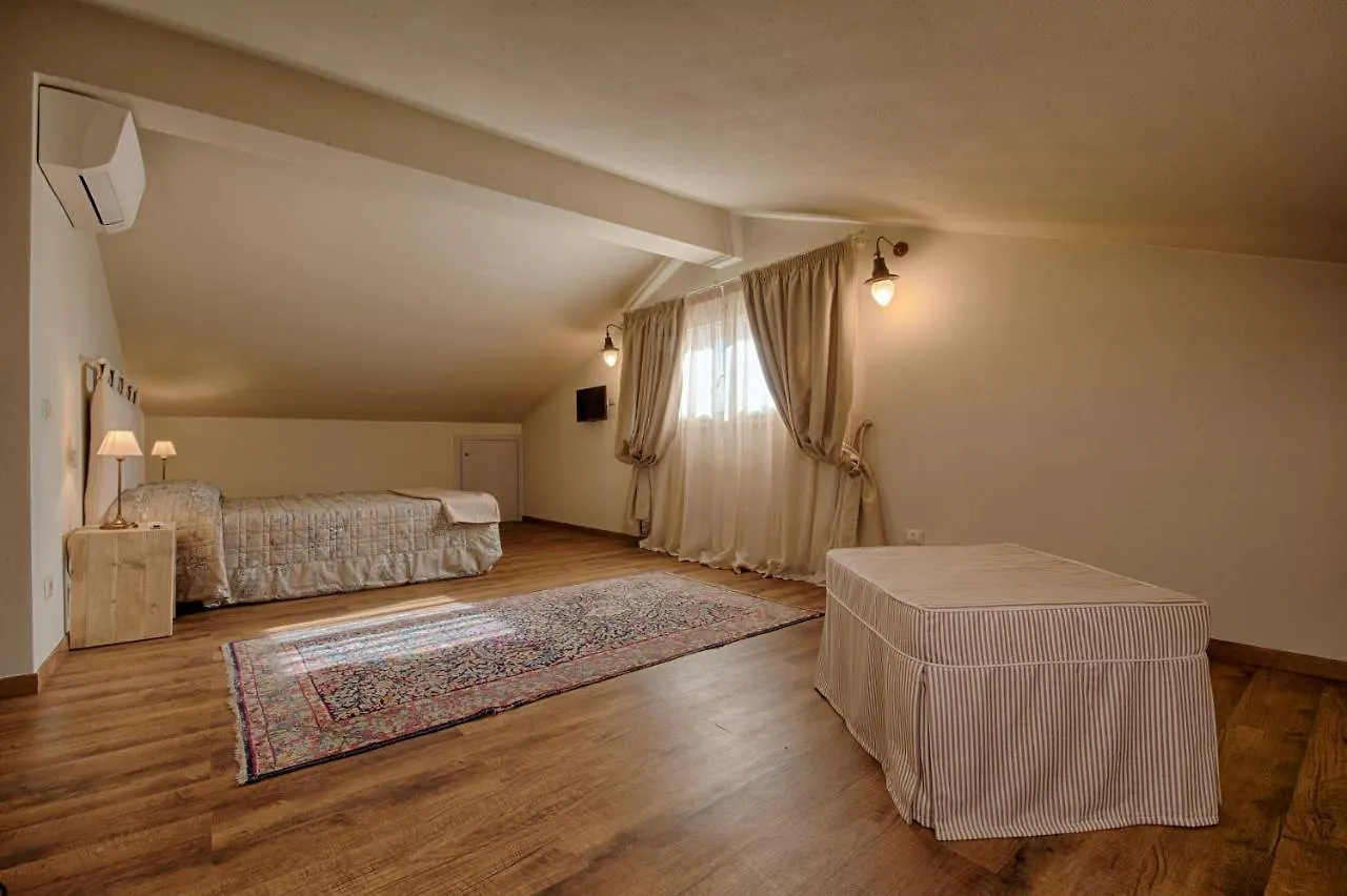 农家乐 Agriturismo Poderedodici 奥尔贝泰洛